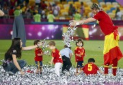 Испания - Италия - Финальный матс на чемпионате Евро 2012, 1 июля 2012 (322xHQ) 98425f201617704