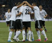 Германия - Нидерланды - на чемпионате по футболу Евро 2012, 9 июня 2012 (179xHQ) 262f10201645427